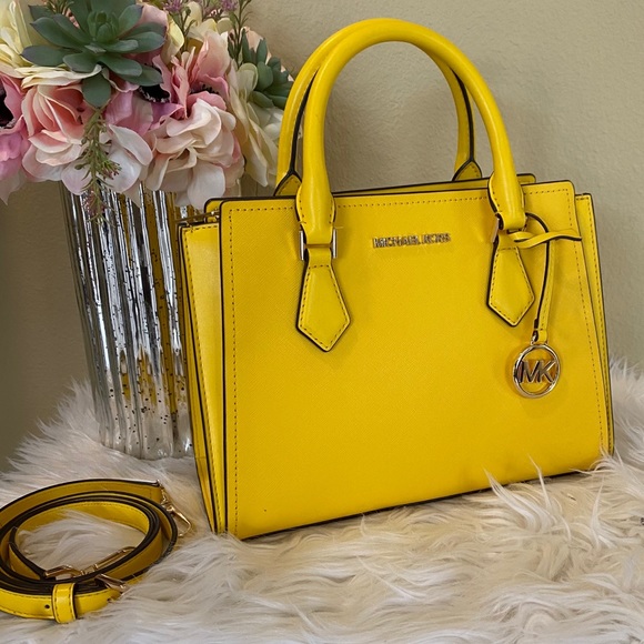 Firm ✨Michael Kors hope medium messenger bag - Picture 2 of 14